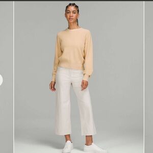 Lululemon • Waist Length Crewneck Sweater • Size 6